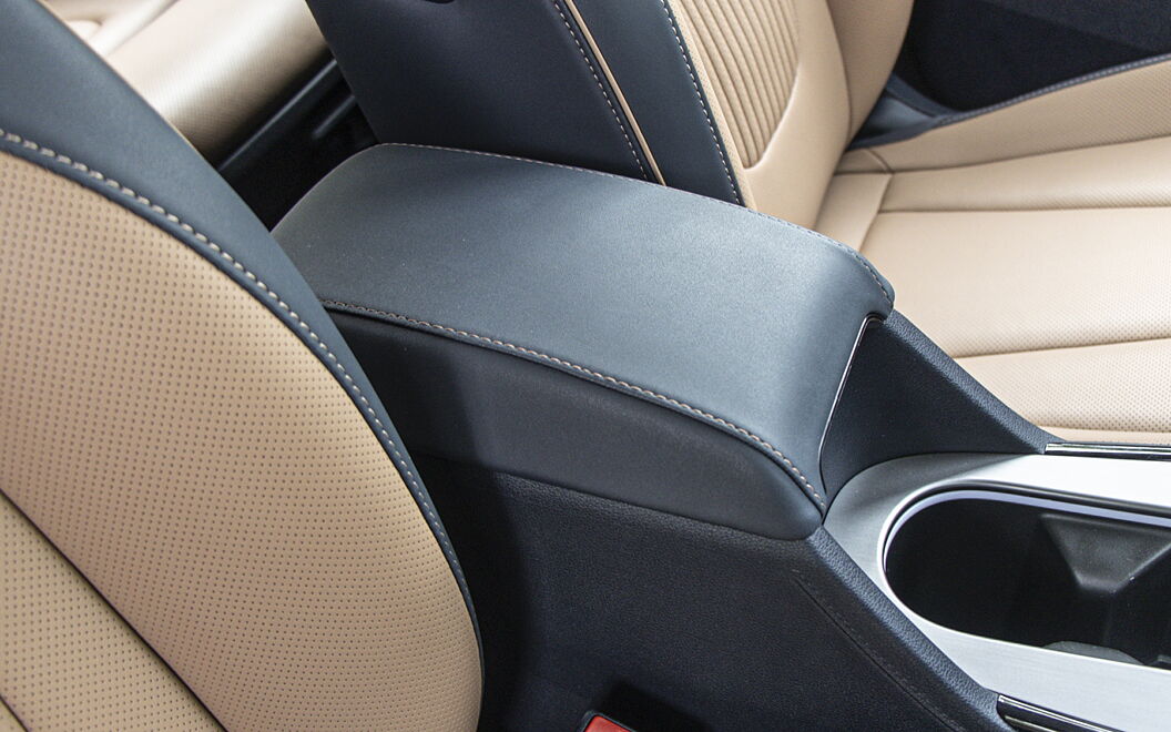 Hyundai Alcazar Front Arm Rest