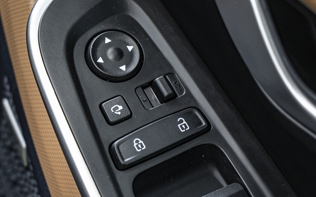 Hyundai Alcazar ORVM Controls