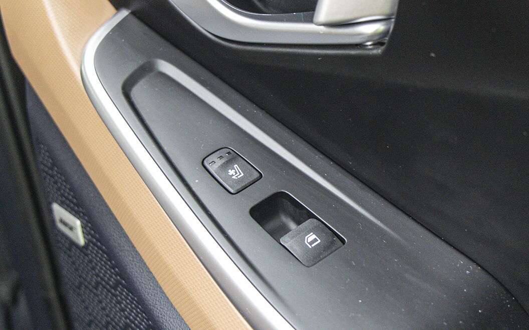 Hyundai Alcazar Passenger Window Controls