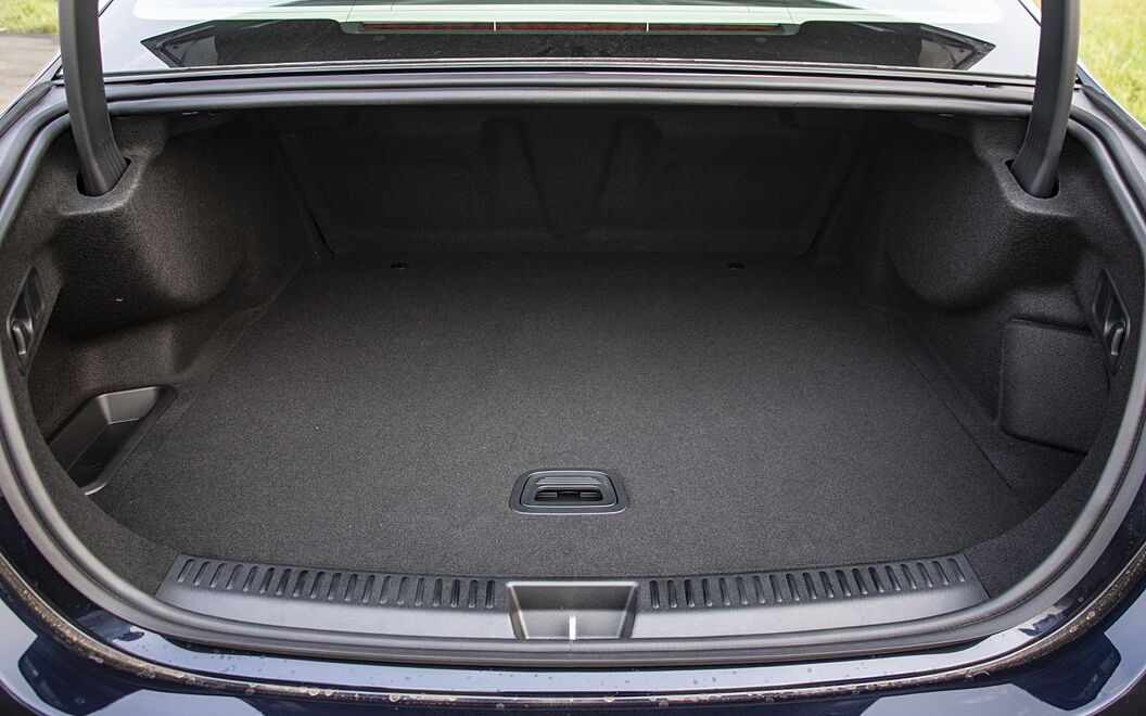 Mercedes-Benz E-Class Bootspace