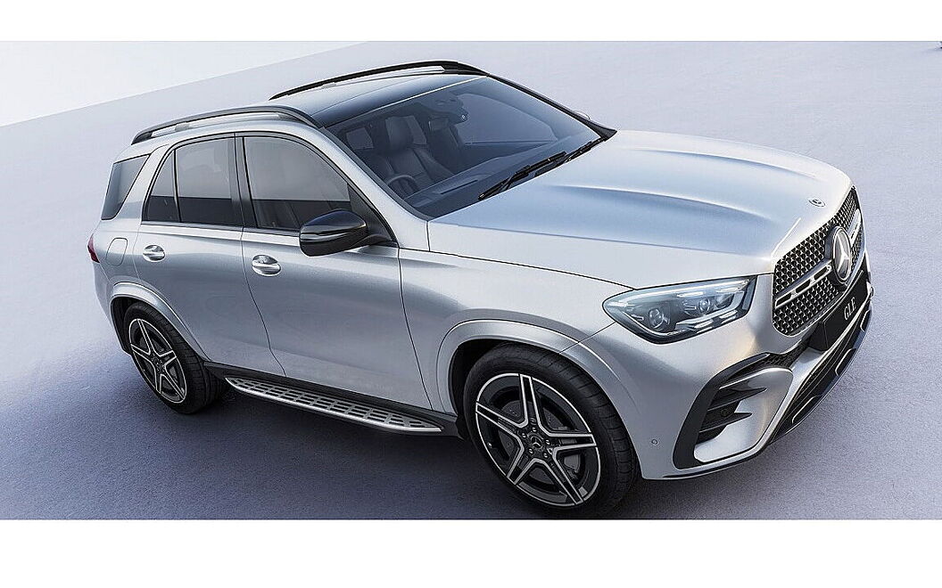Mercedes-Benz GLE Front Right View