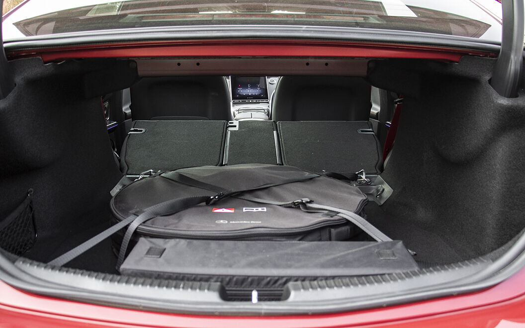 Mercedes-Benz AMG C 43 Bootspace with Folded Seats