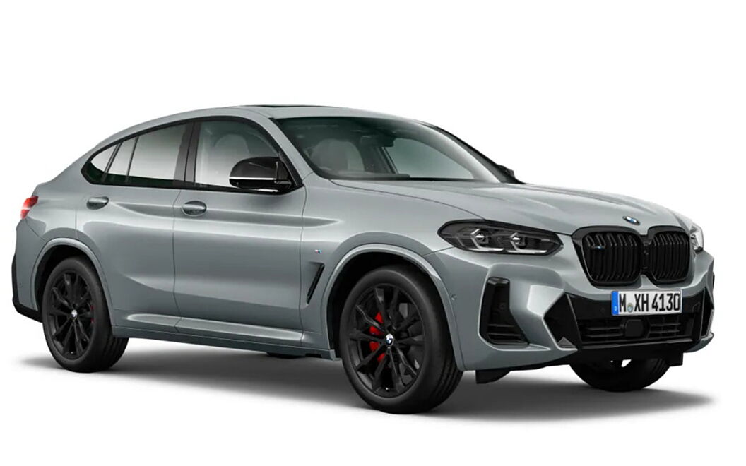 BMW X4 M40i Front Right View