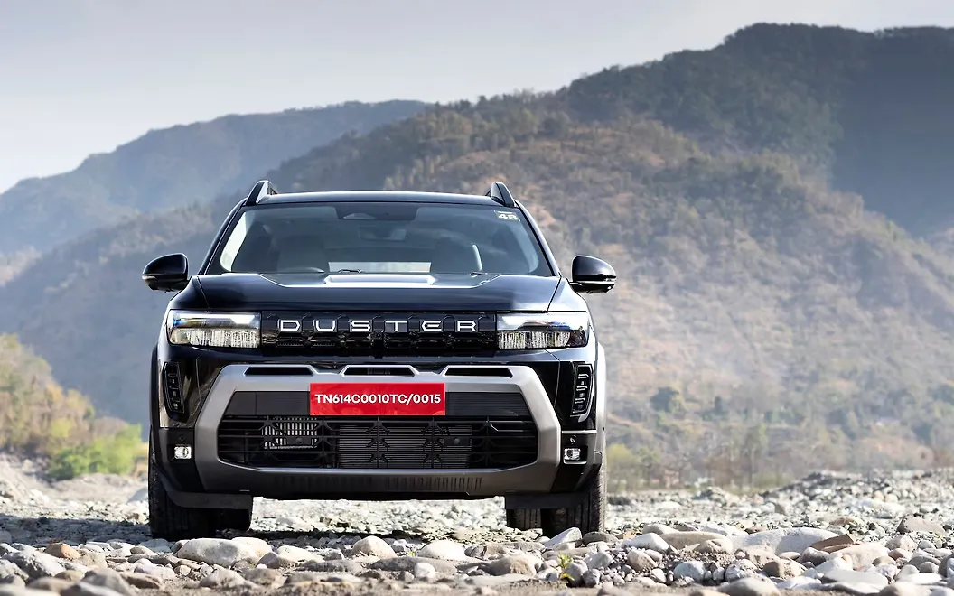 Renault Duster Front View
