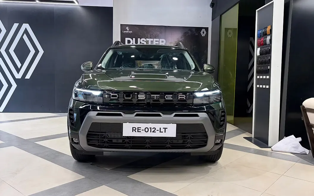 Renault Duster Front View