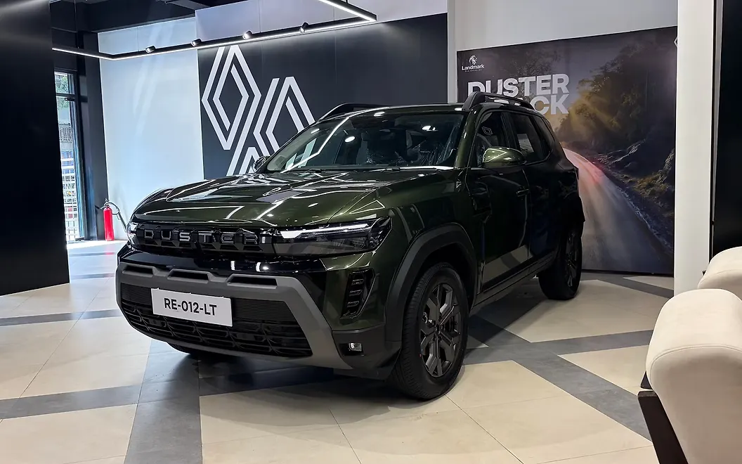 Renault Duster Front Left View