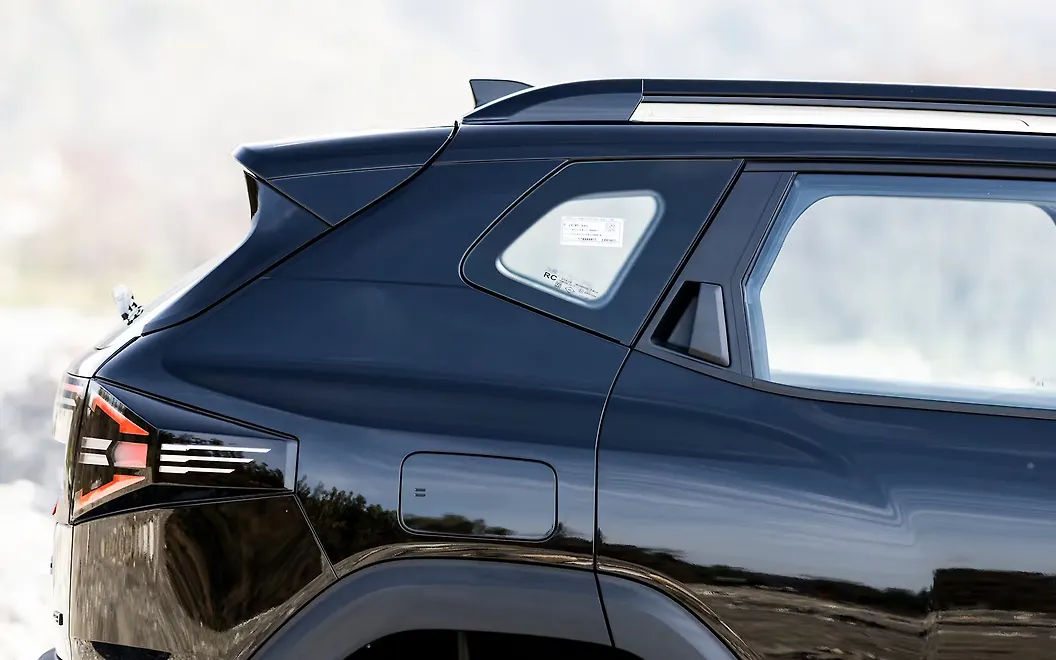 Renault Duster Side Rear View