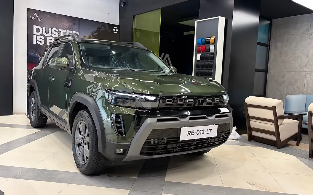 Renault Duster Front Right View