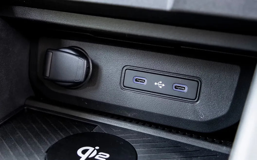 Renault Duster USB / Charging Port