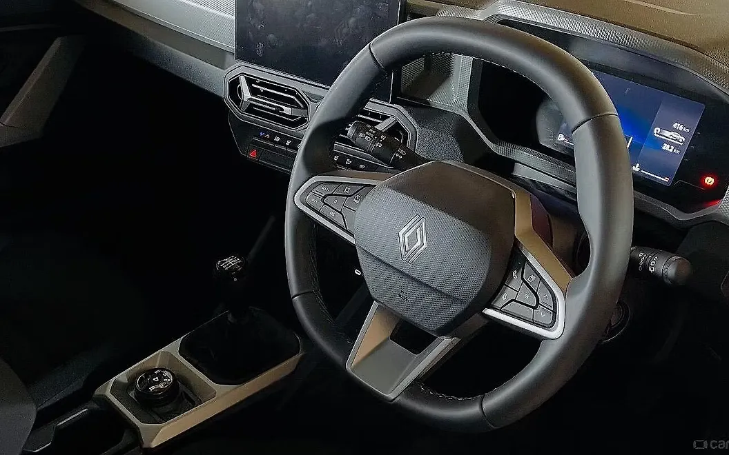 Renault New Duster Steering