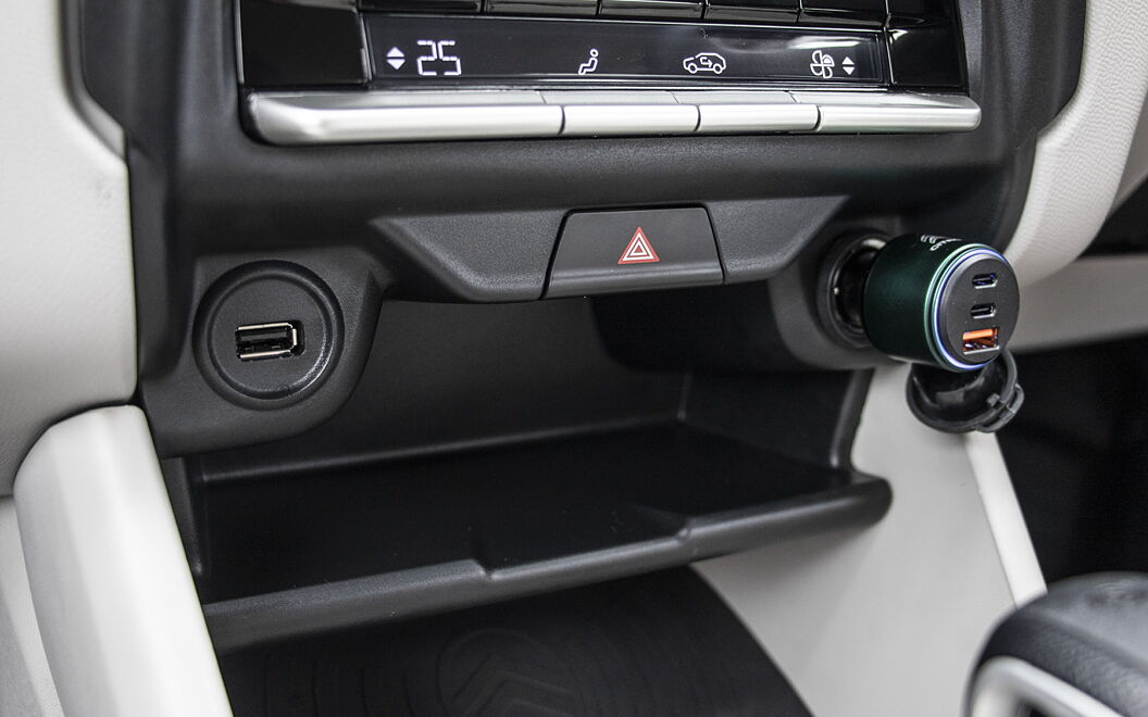 Citroen Basalt USB / Charging Port