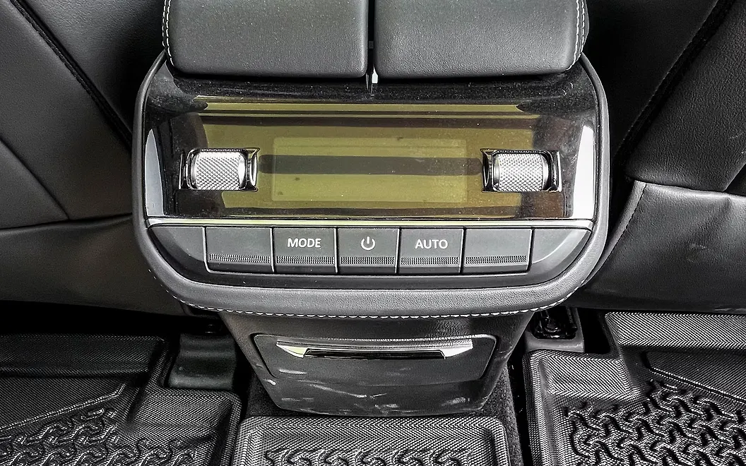 MG Majestor - Third Row AC Controls | MG Majestor Images