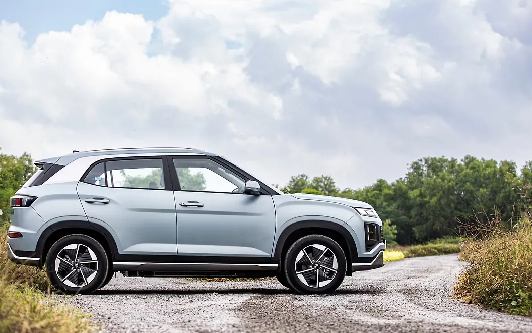 Hyundai Creta Electric Right View