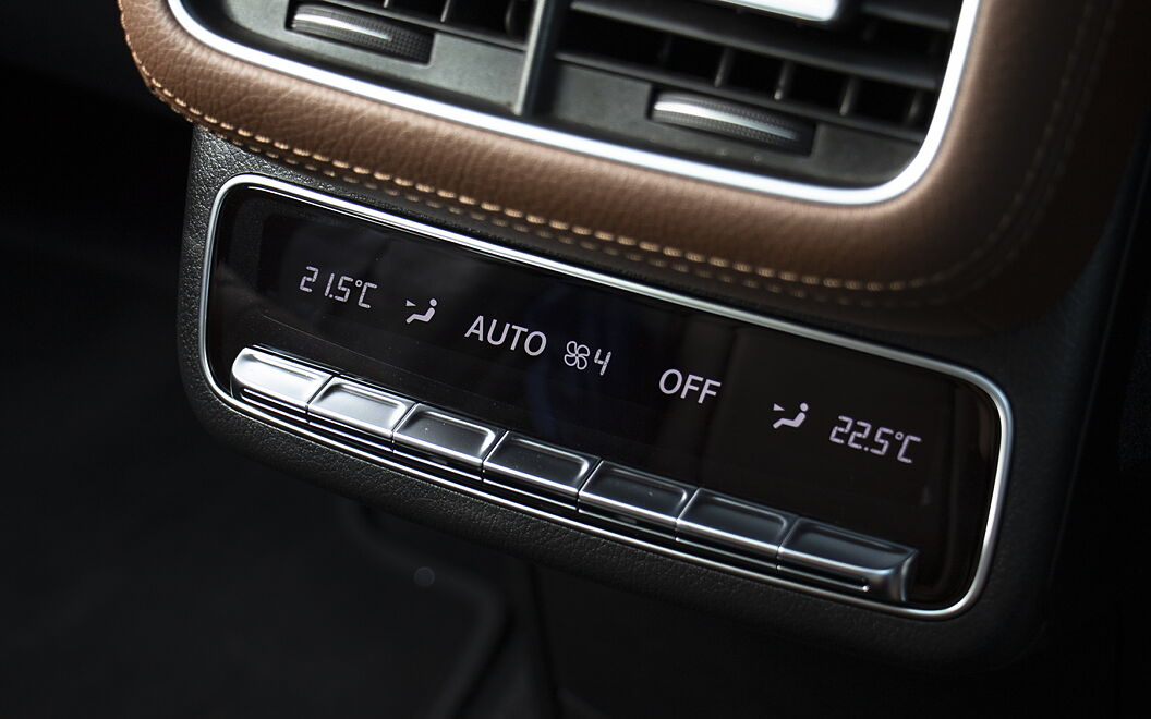 Mercedes-Benz GLS Third Row AC Controls