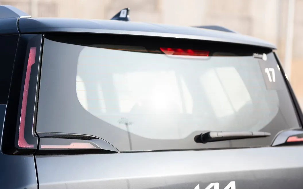 Kia Syros Rear Windscreen
