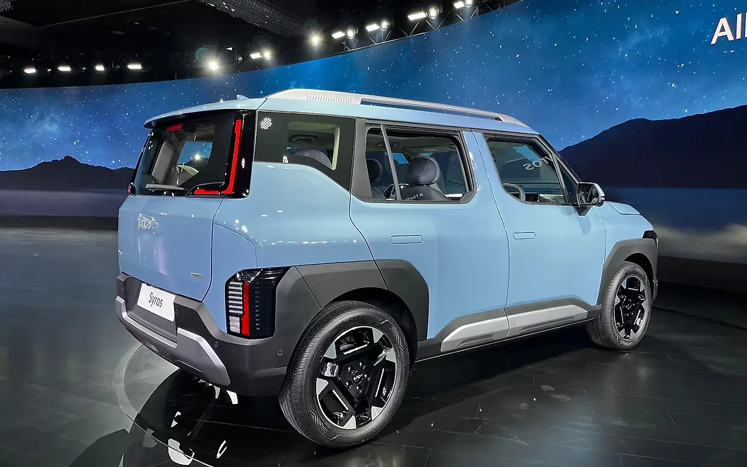 Kia Syros Right Rear View