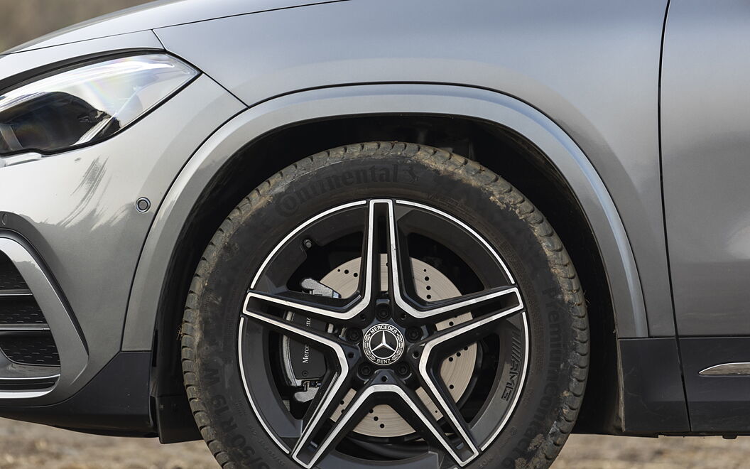 Mercedes-Benz GLA Front Wheel
