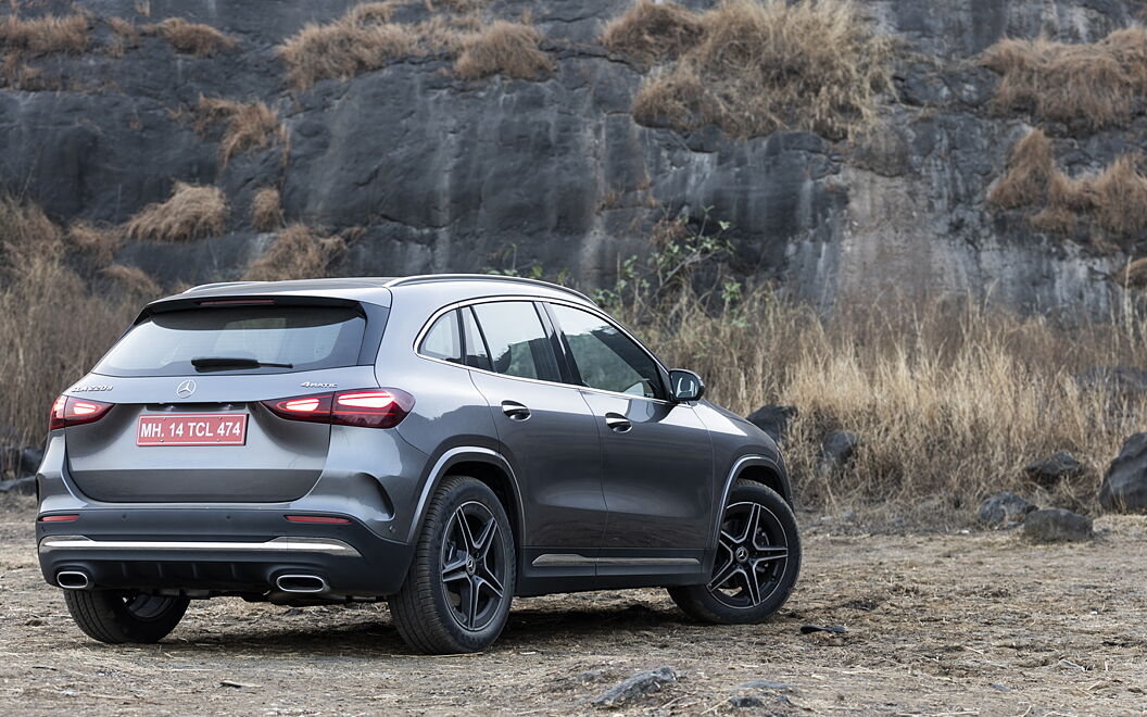 Mercedes-Benz GLA Right Rear View
