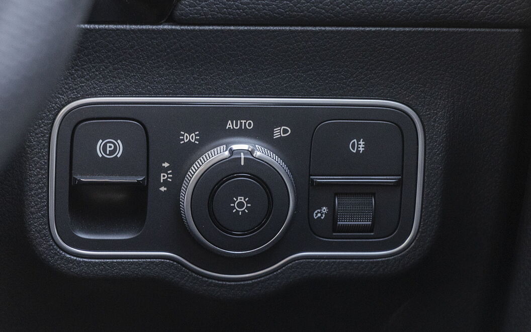 Mercedes-Benz GLA Dashboard Switches
