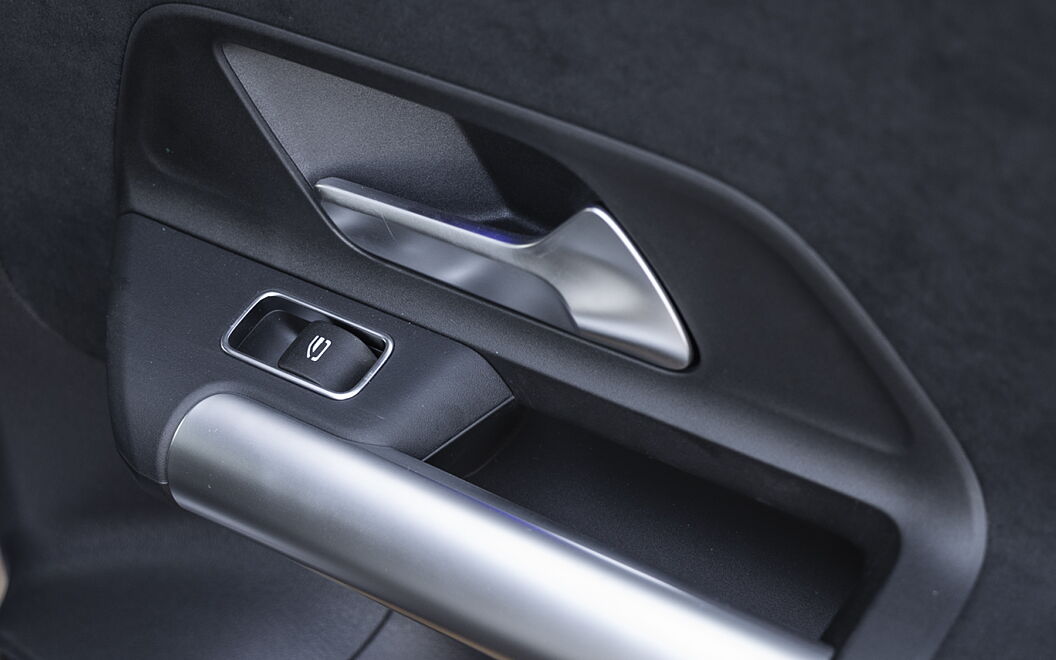 Mercedes-Benz GLA Passenger Window Controls
