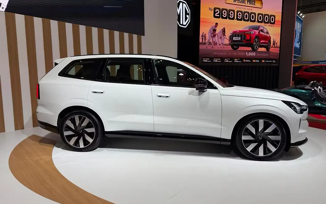 Volvo EX90
