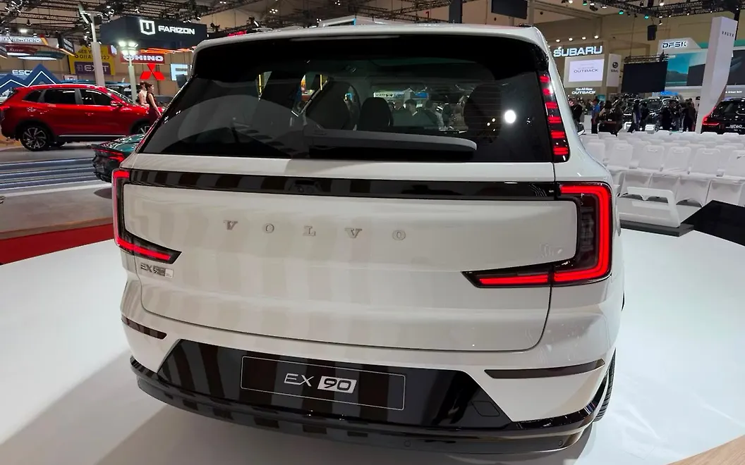 Volvo EX90