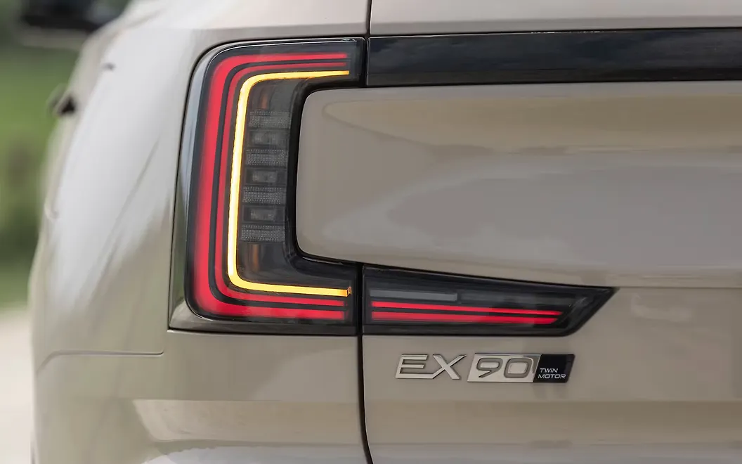 Volvo EX90