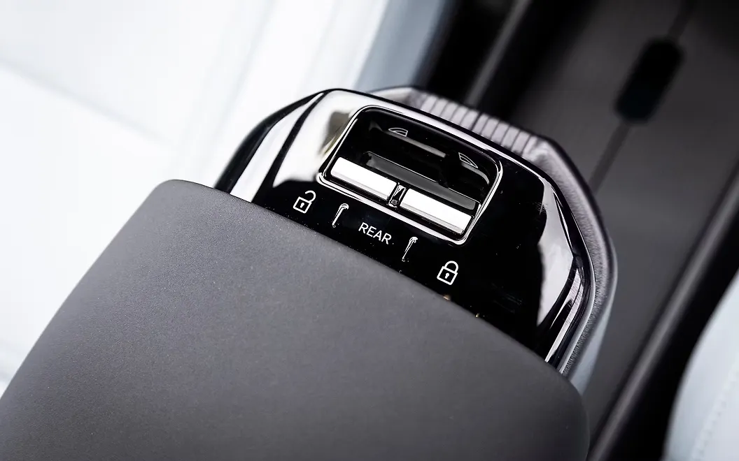 Volvo EX30 Driver Window Controls