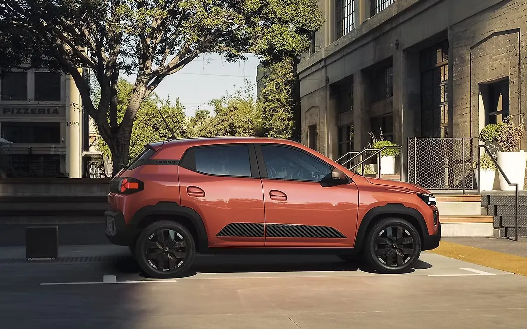 Renault 2025 Kwid Right View Renault 2025 Kwid Images