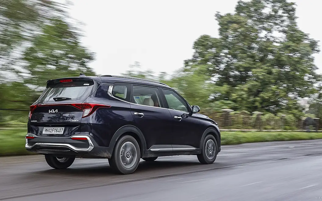 Kia Carens Right Rear View