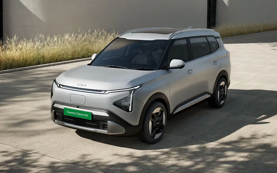 Carens Clavis EV Front Left View
