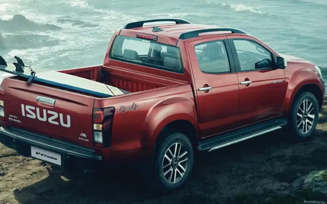 Isuzu V-Cross Right Rear View