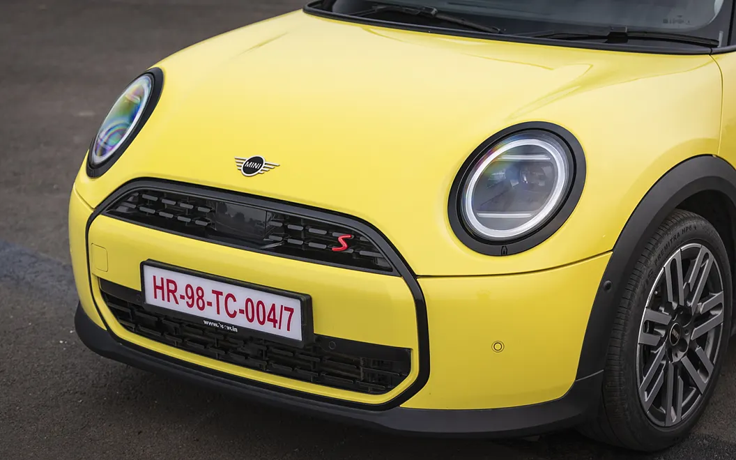 MINI Cooper Bonnet