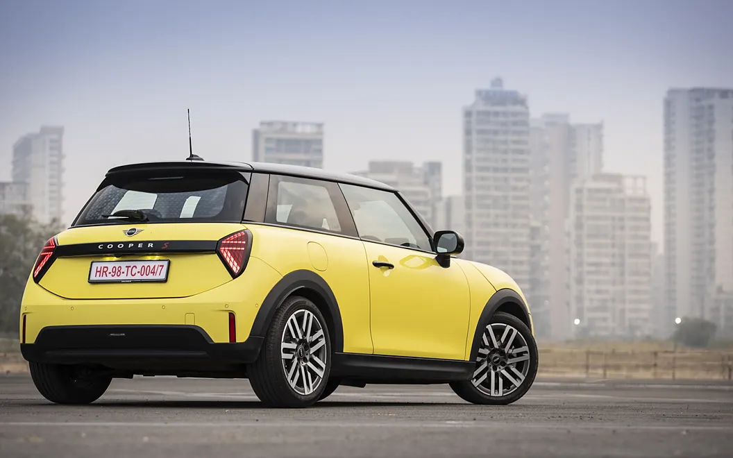 MINI Cooper Right Rear View