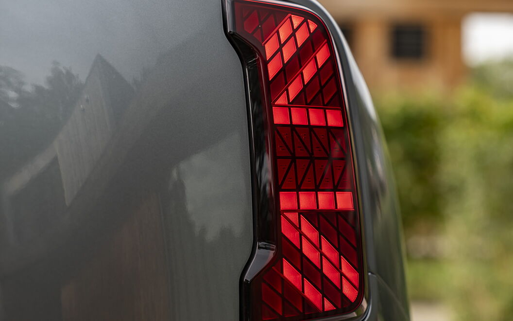 MINI Countryman Electric Tail Light