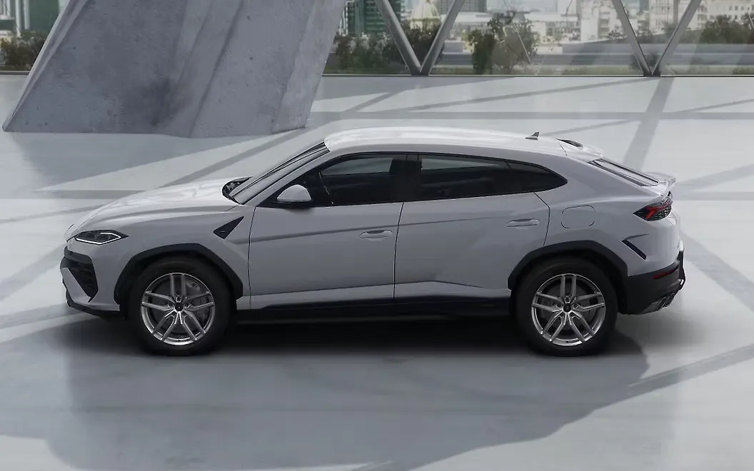 Urus SE Left View