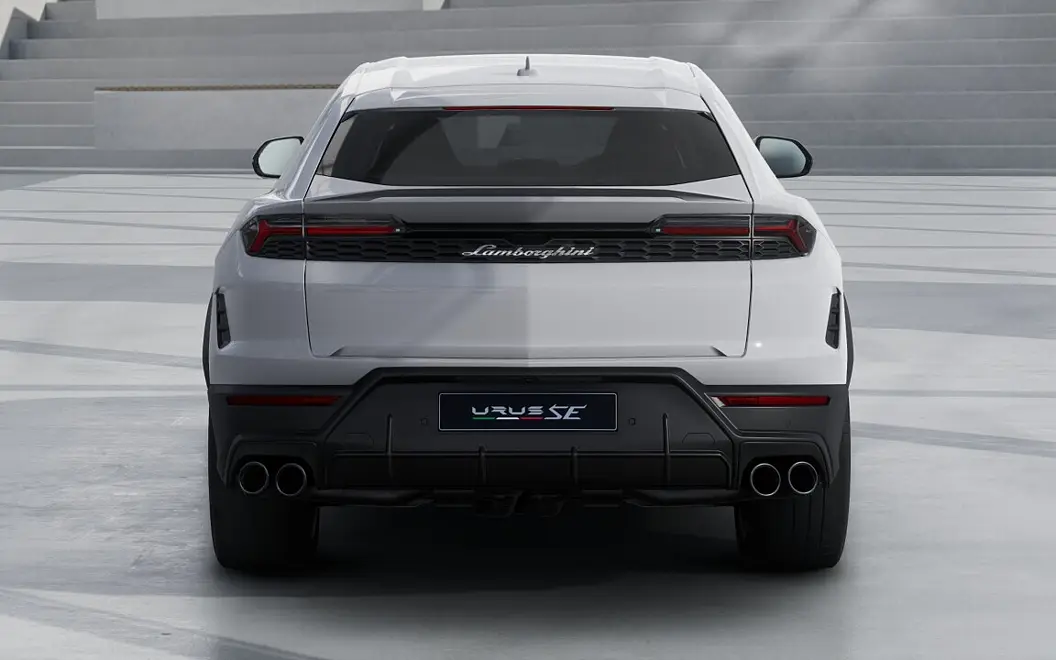 Urus SE Rear View