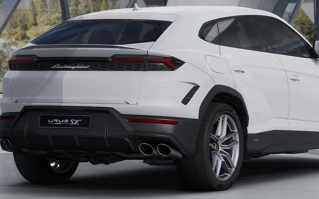 Lamborghini Urus SE Right Rear View