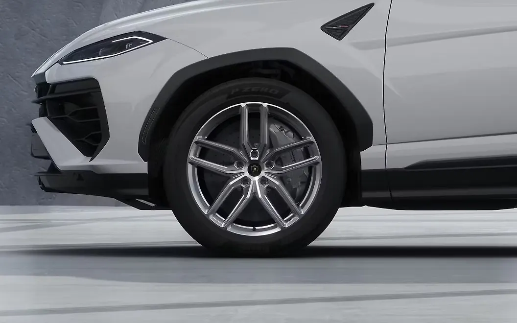 Lamborghini Urus SE Tyre