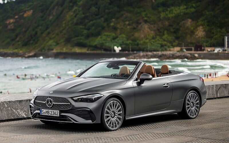 Mercedes-Benz CLE cabriolet Front Left View