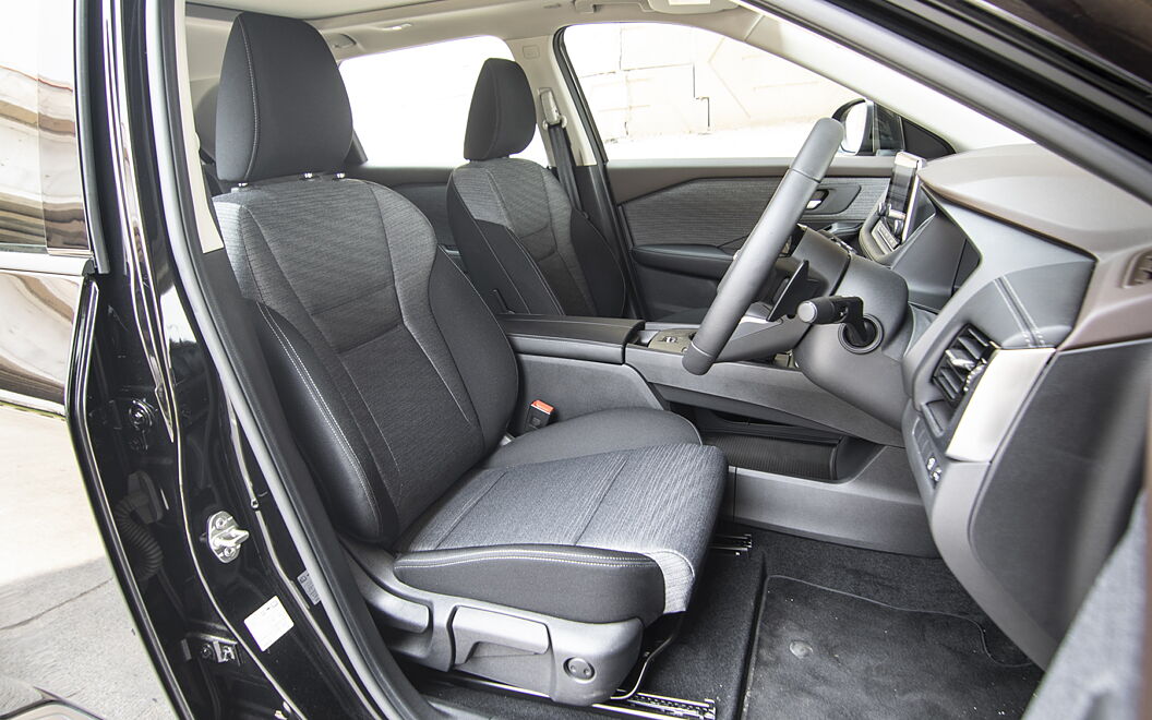 Nissan X-Trail Front Seats