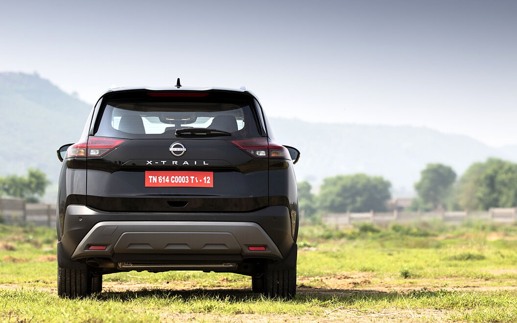 Nissan X-Trail Rear View