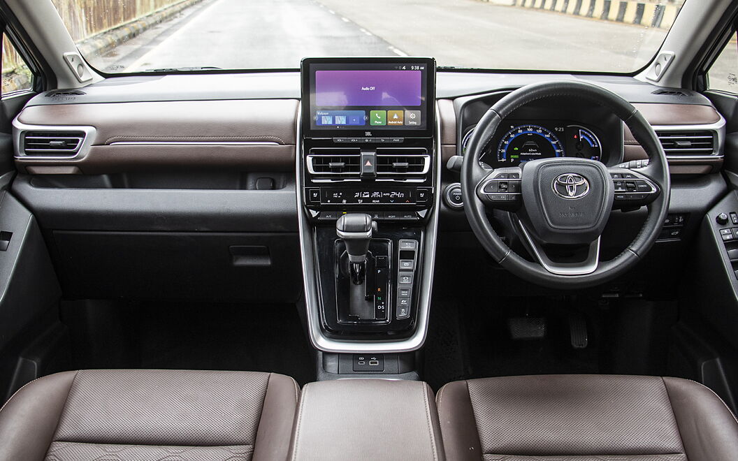 Toyota Innova Hycross DashBoard