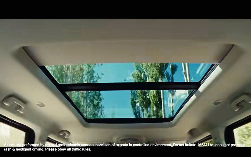 Mahindra Thar Roxx Sunroof