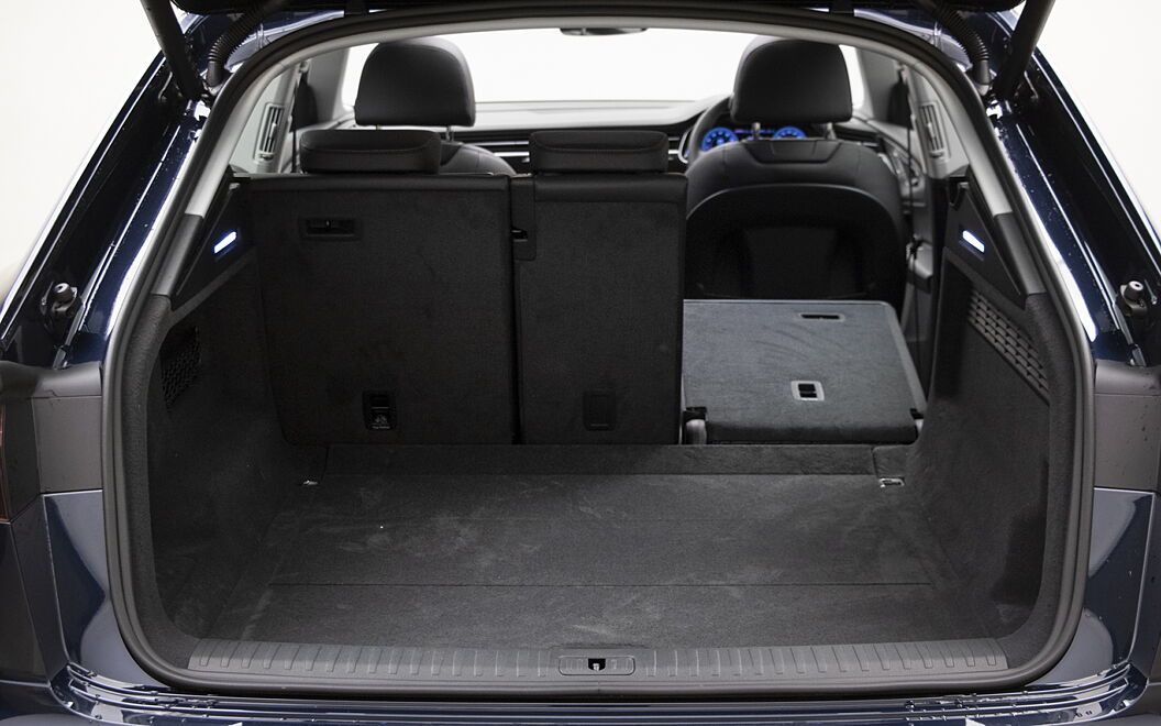 Audi Q8 Bootspace with Split Seat Folded