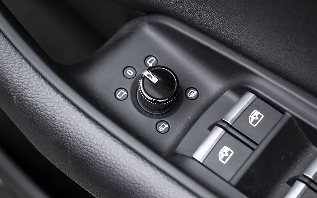 Audi Q8 ORVM Controls