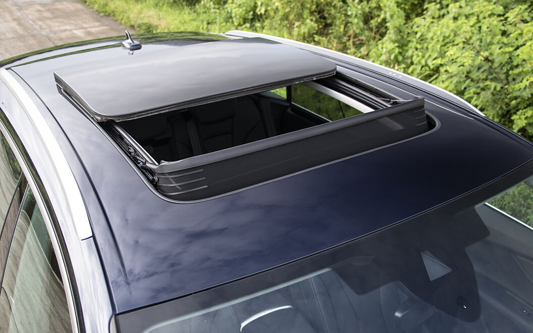 Audi Q8 Sunroof