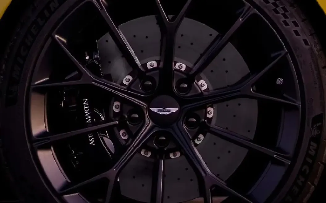 Aston Martin Vantage Tyre
