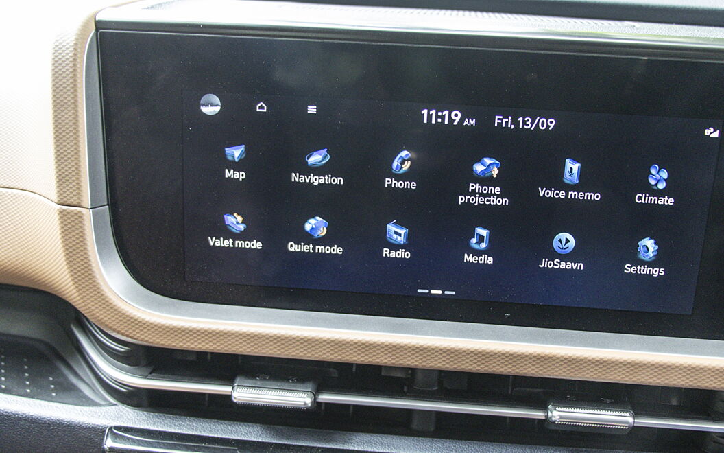 Hyundai Alcazar Infotainment Display