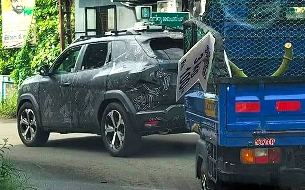 Renault New Duster Rear Left View